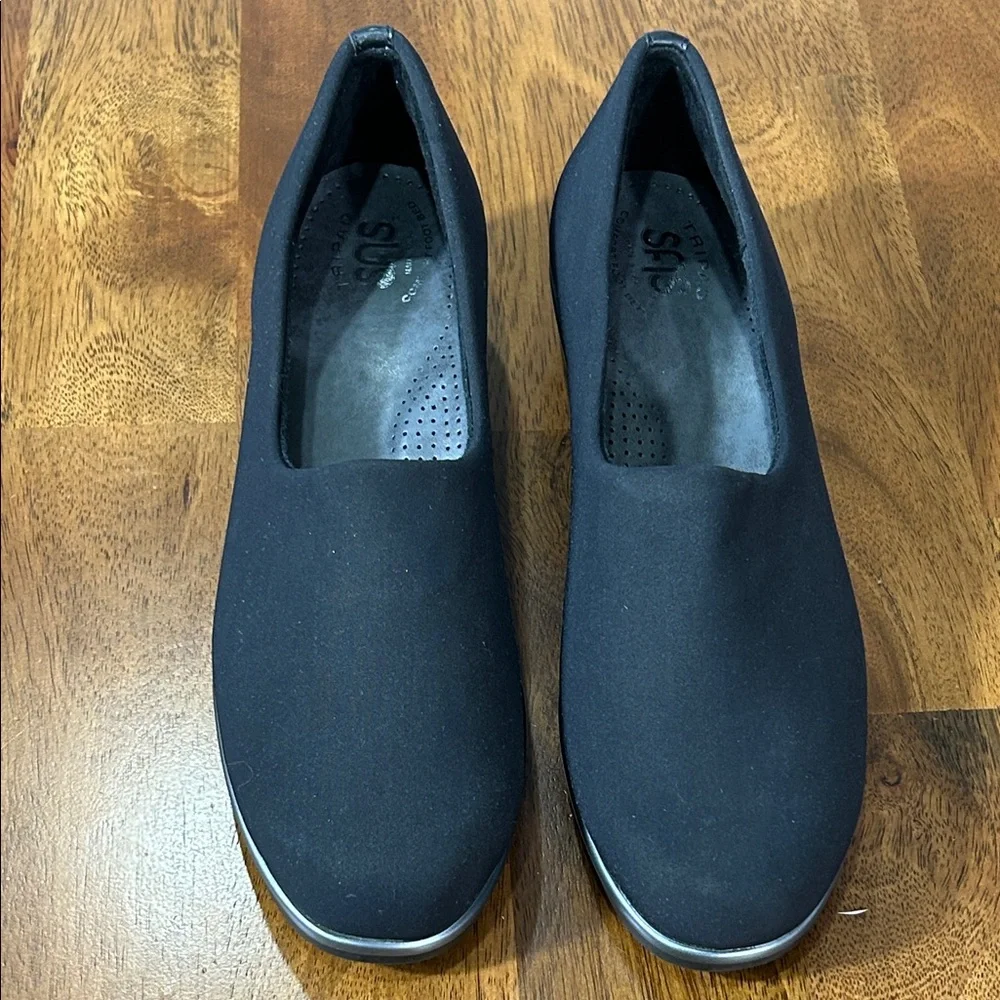 SAS Bliss Slip On comfort wedge 8.5 Women's Black Loafers